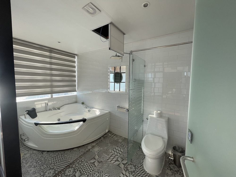 Elysia Boutique Hotel 71/74