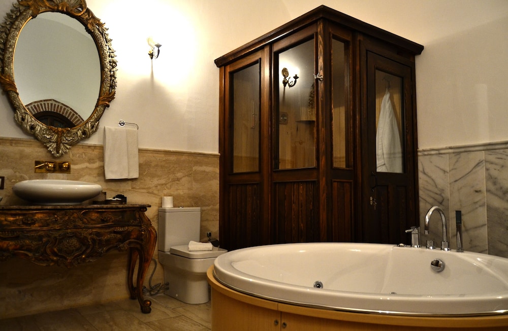 Kanuni Kervansaray Historical Hotel 30/32