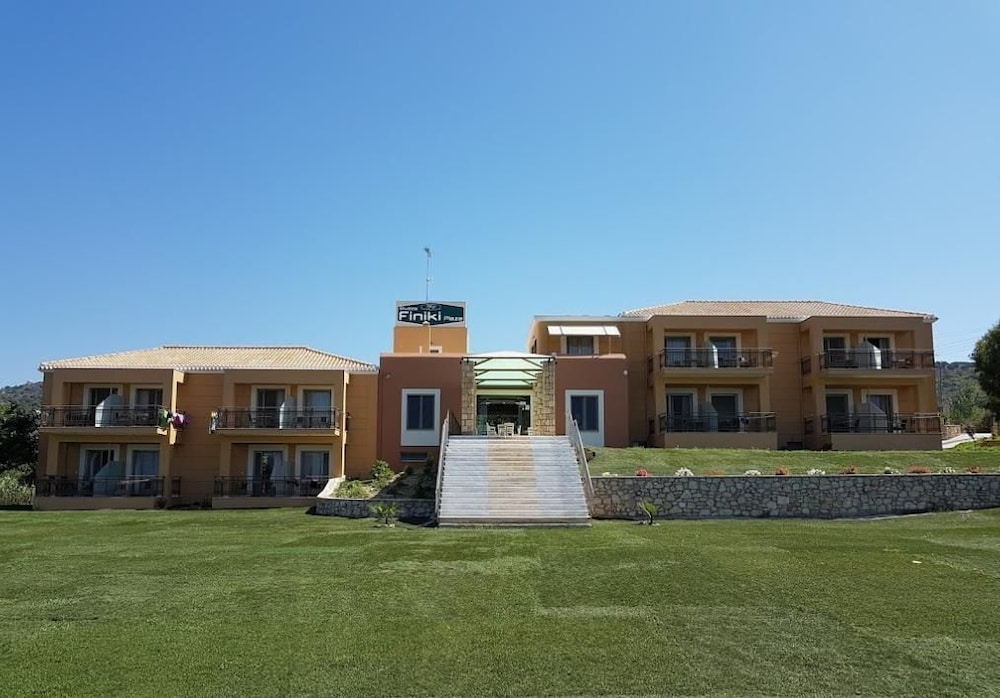 Finiki Plaza 5/45
