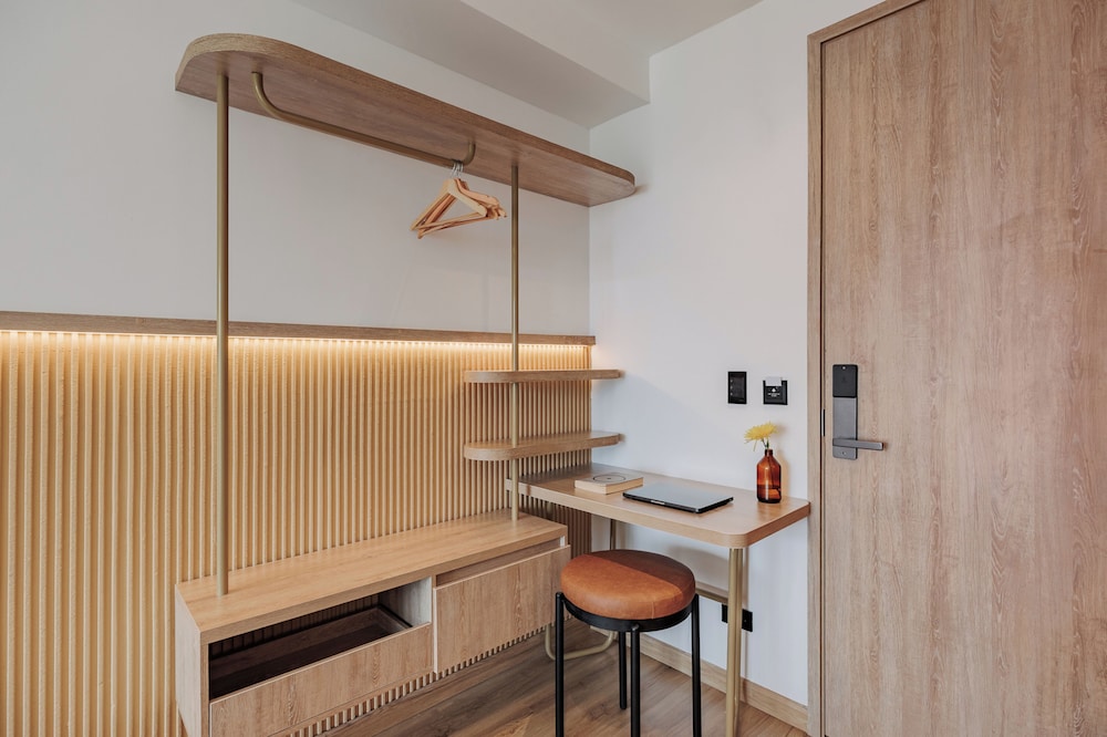 Lomm Hotel By Somos The Group 25/50