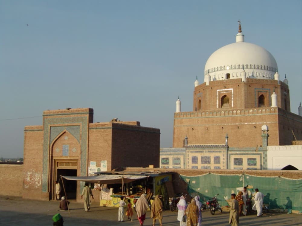 Bling International Hotel Multan