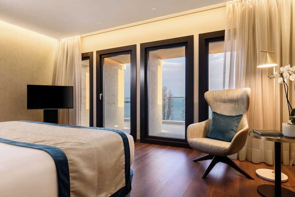 DELUXE, SINGLE, DOUBLE BED, TERRACE