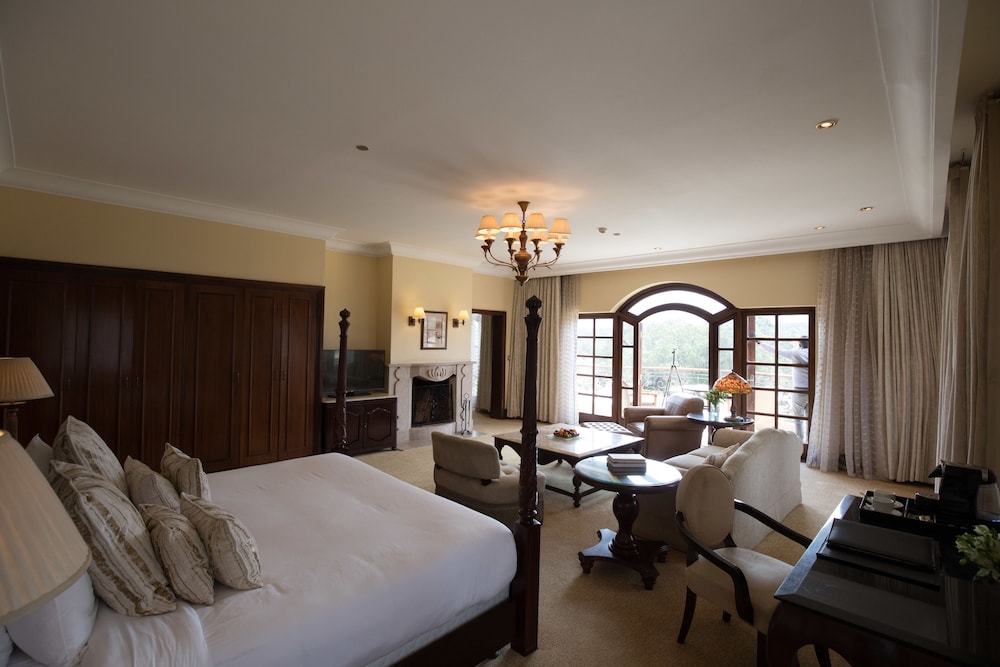 Fairmont Mount Kenya Safari Club 17/50