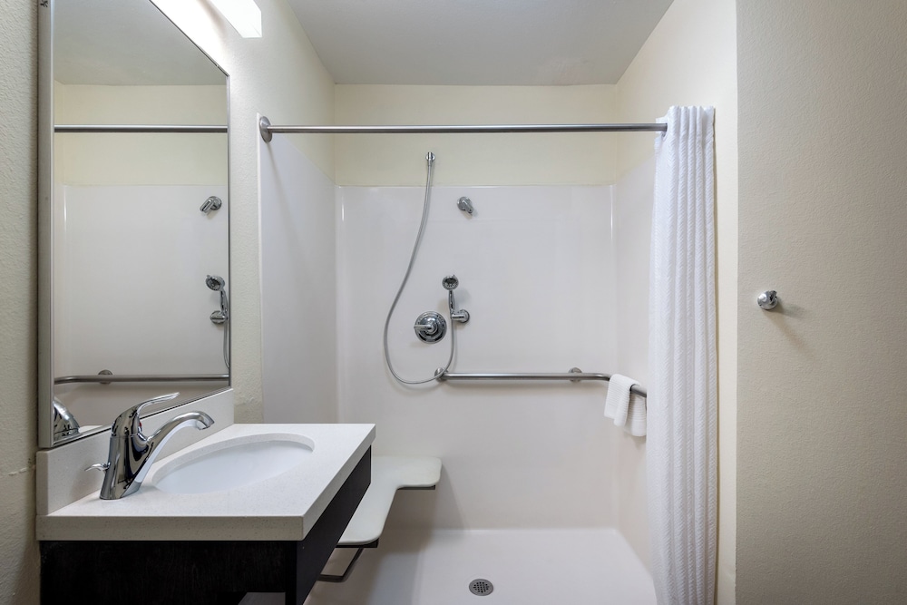 Candlewood Suites Glen Allen Short Pump, an IHG Hotel 72/73