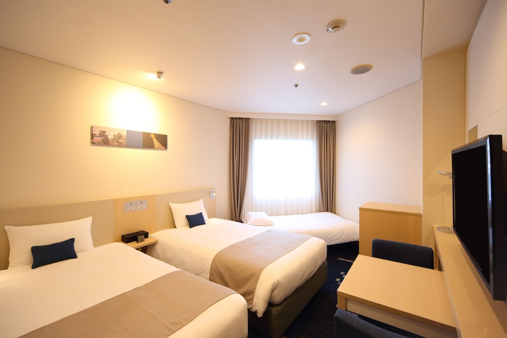 Kobe Sannomiya Tokyu REI Hotel 12/66