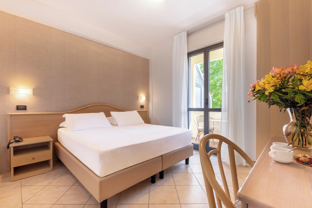 FAMILY, 2 DOUBLE BEDS, MOUNTAIN VIEW