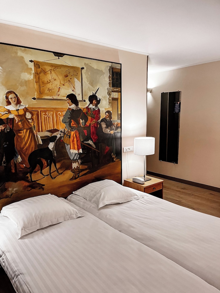 Hotel Le Chateau Fort 46/70