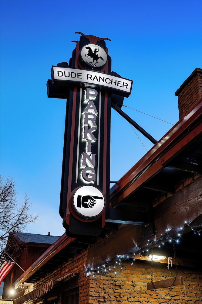 Dude Rancher Lodge 6/50