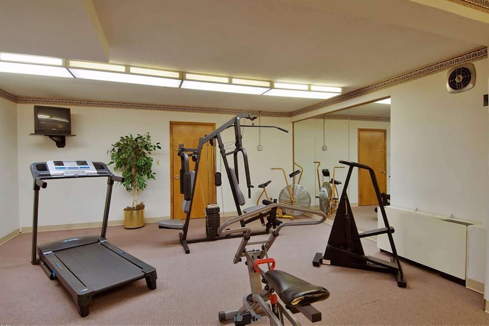 Travelodge by Wyndham Cleveland Airport 23/36