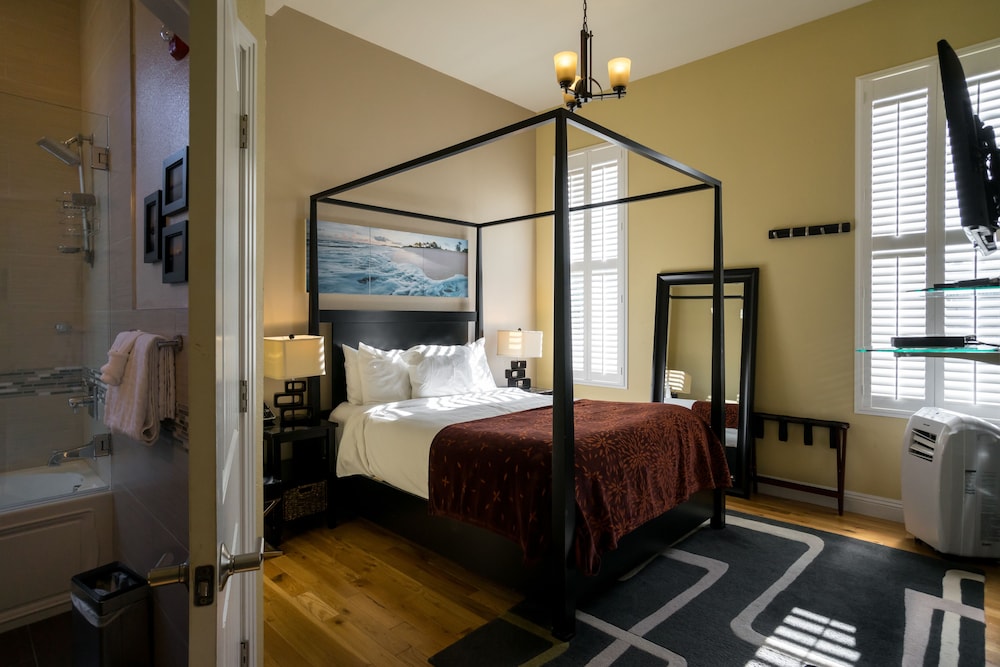 Rio Vista Inn & Suites Santa Cruz 33/73