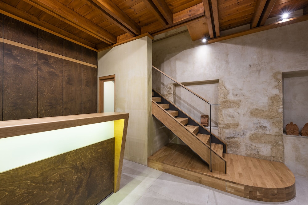 Polixenys Suites 46/46