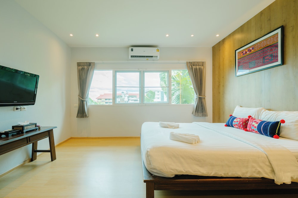 THE OPIUM SERVICED APARTMENT AND HOTEL 18/50