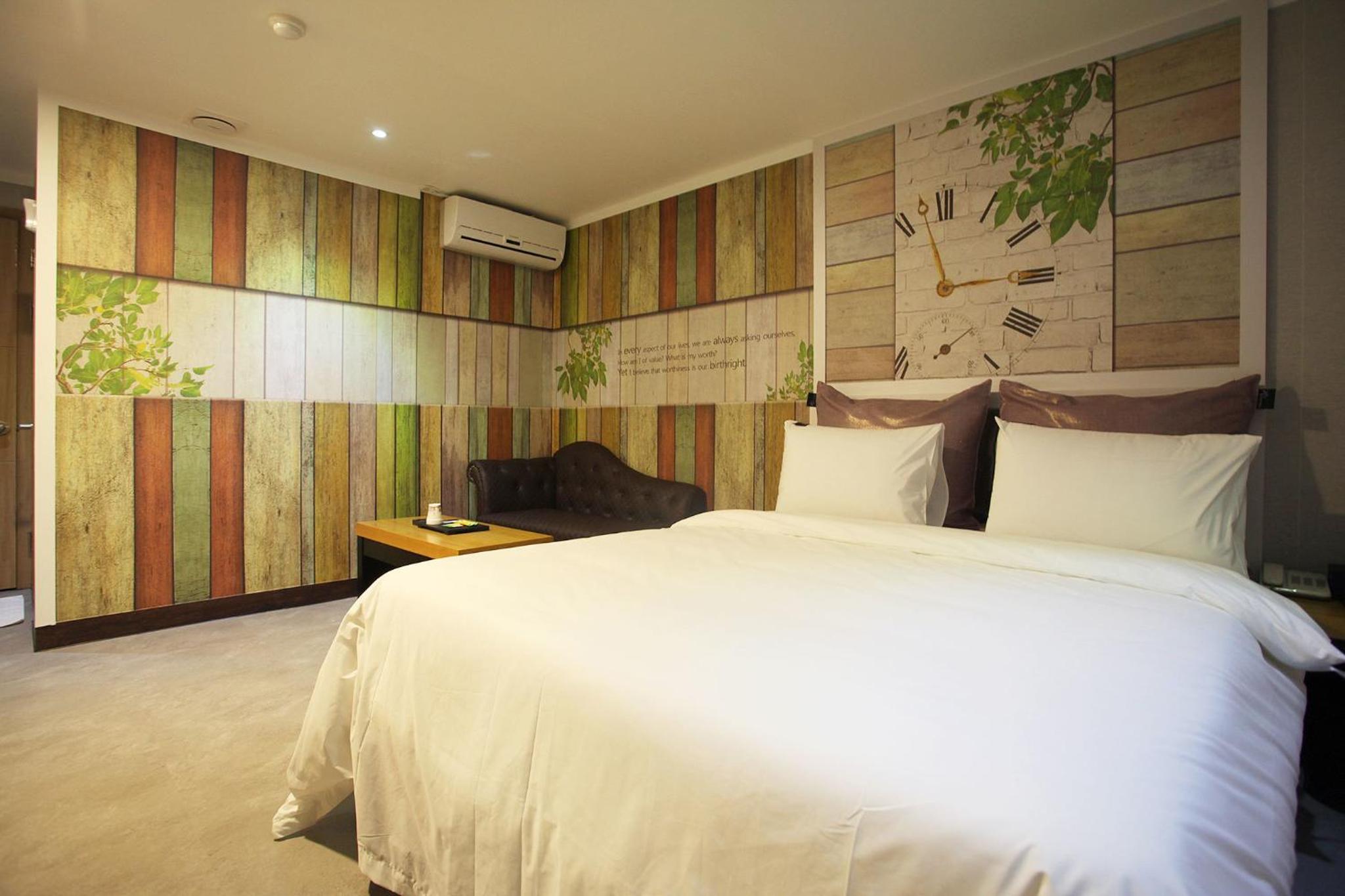Hotel Luxe 6/75