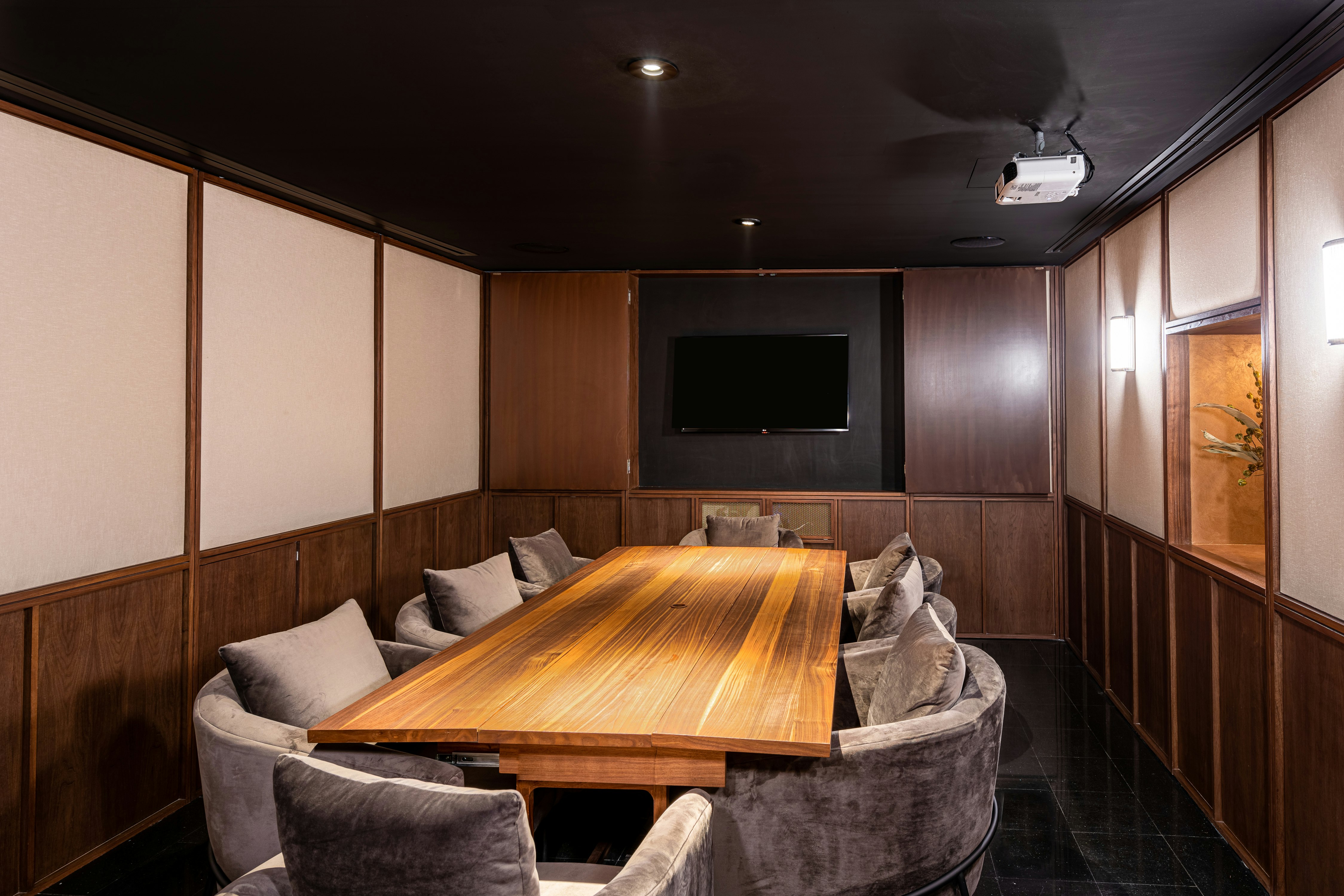Umbral, Curio Collection by Hilton 40/48