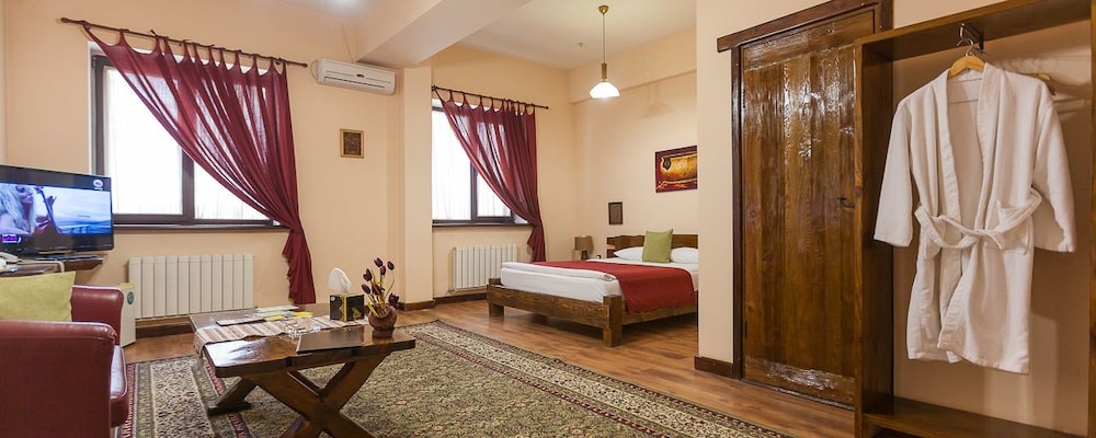 Saraichik Hotel 22/52