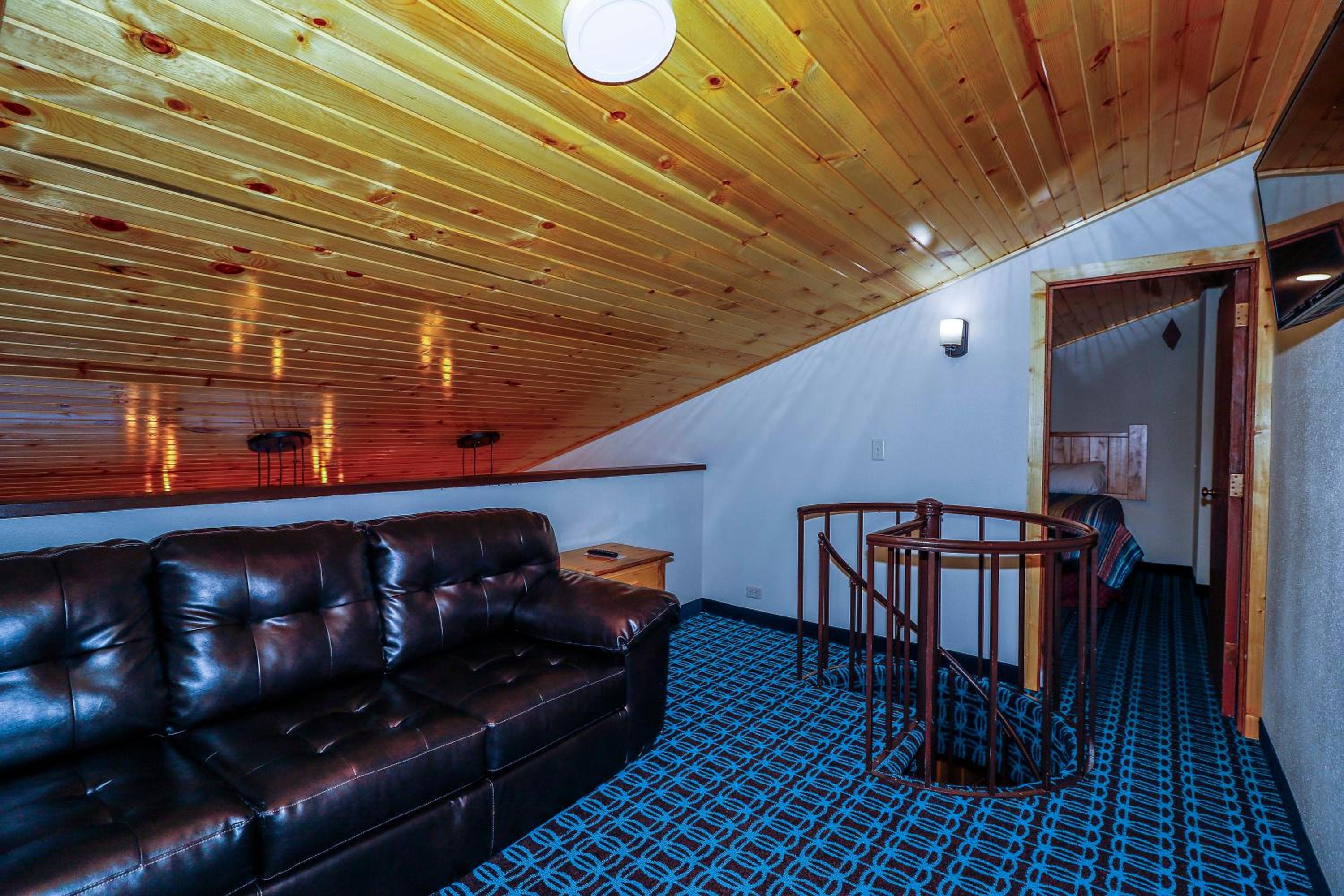 Round Barn Lodge 21/50