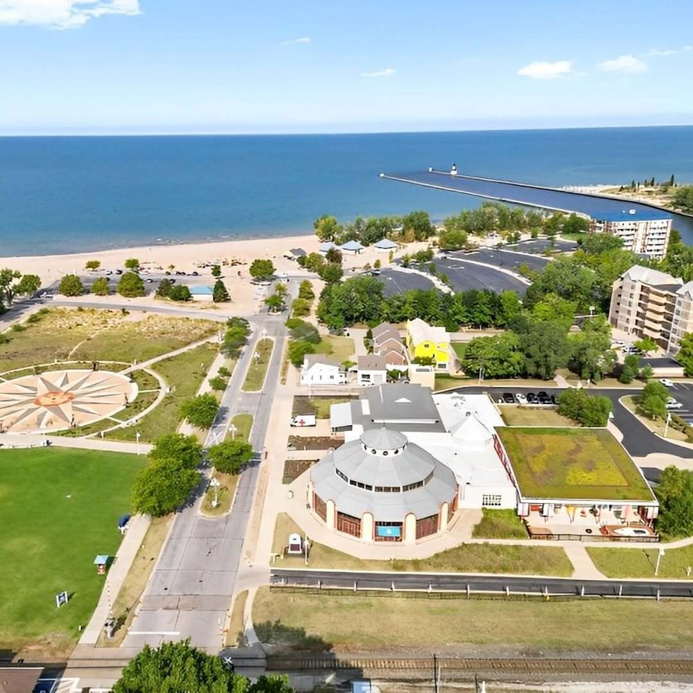 Silver Beach Hotel 46/50