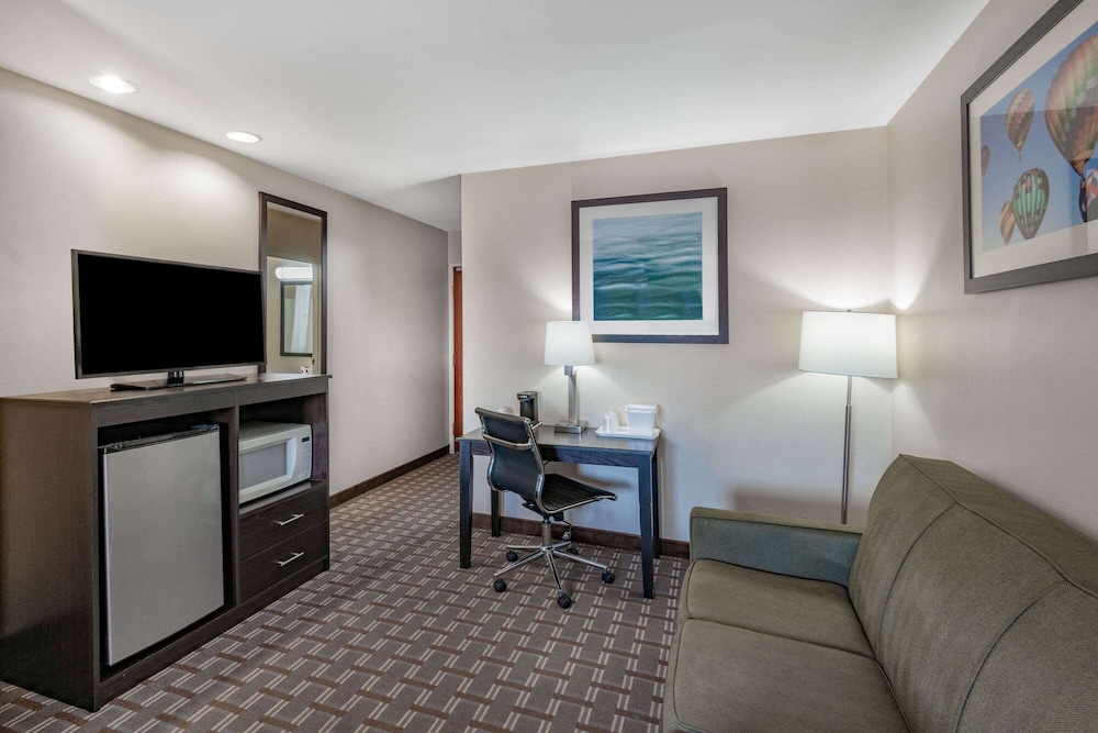 Baymont By Wyndham Farmington 34/41