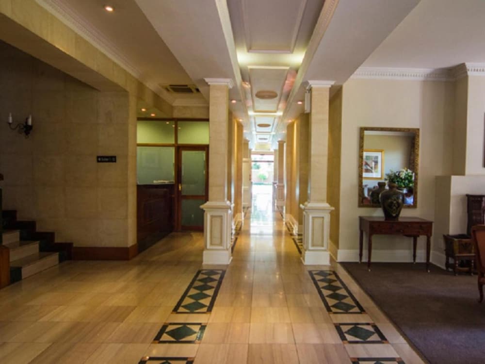 Redlands Hotel 31/50