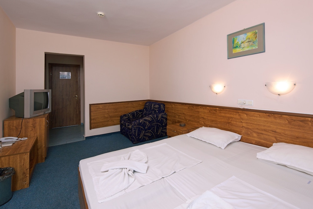 MPM Condor Hotel 9/50
