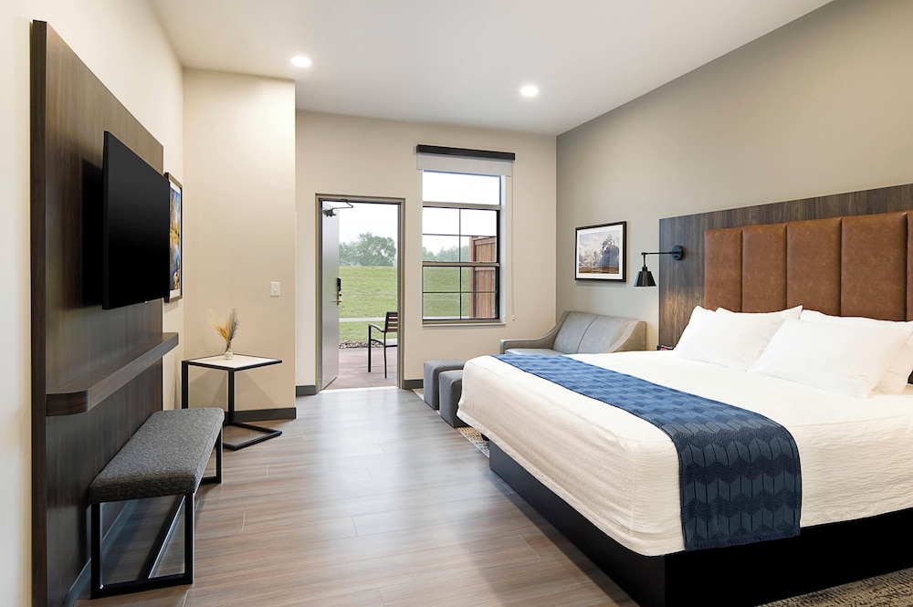 Clubhouse Hotel Suites Sioux Falls 22/67