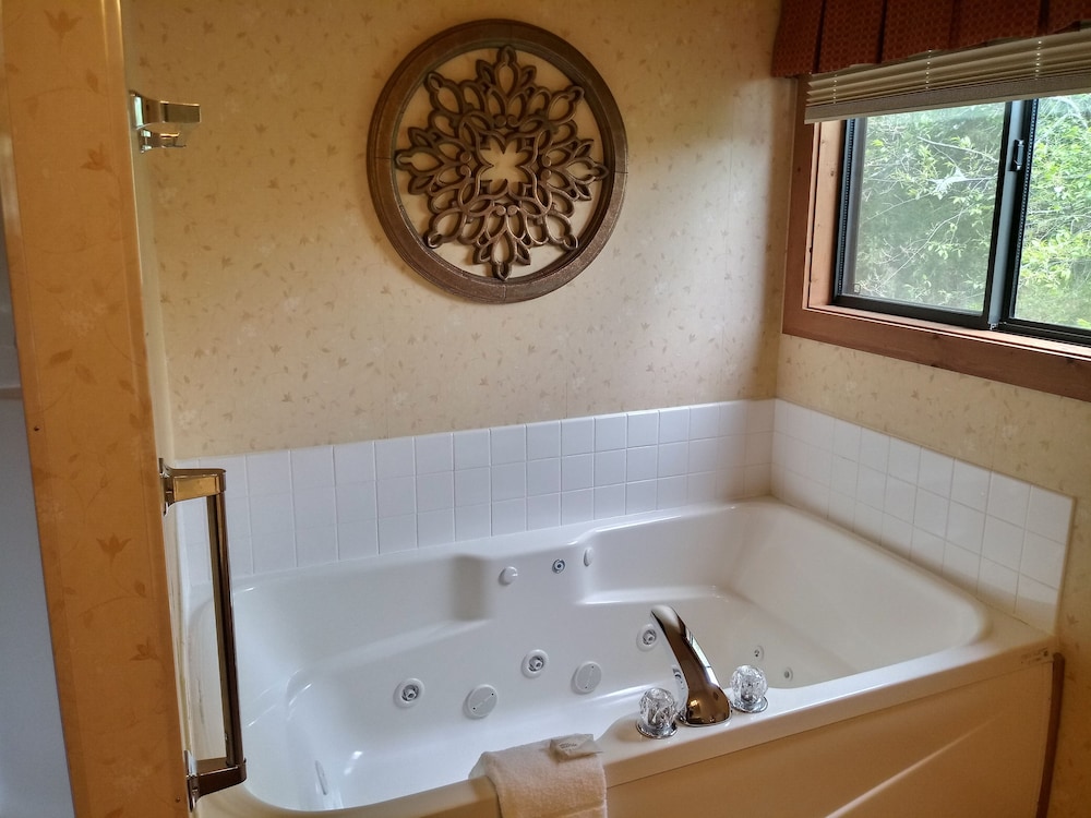 Creekside Village 23/23