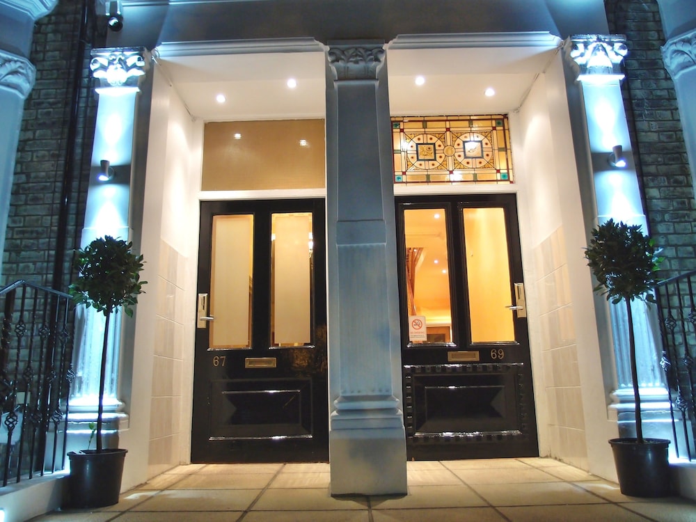 Hotel 65 in LONDON