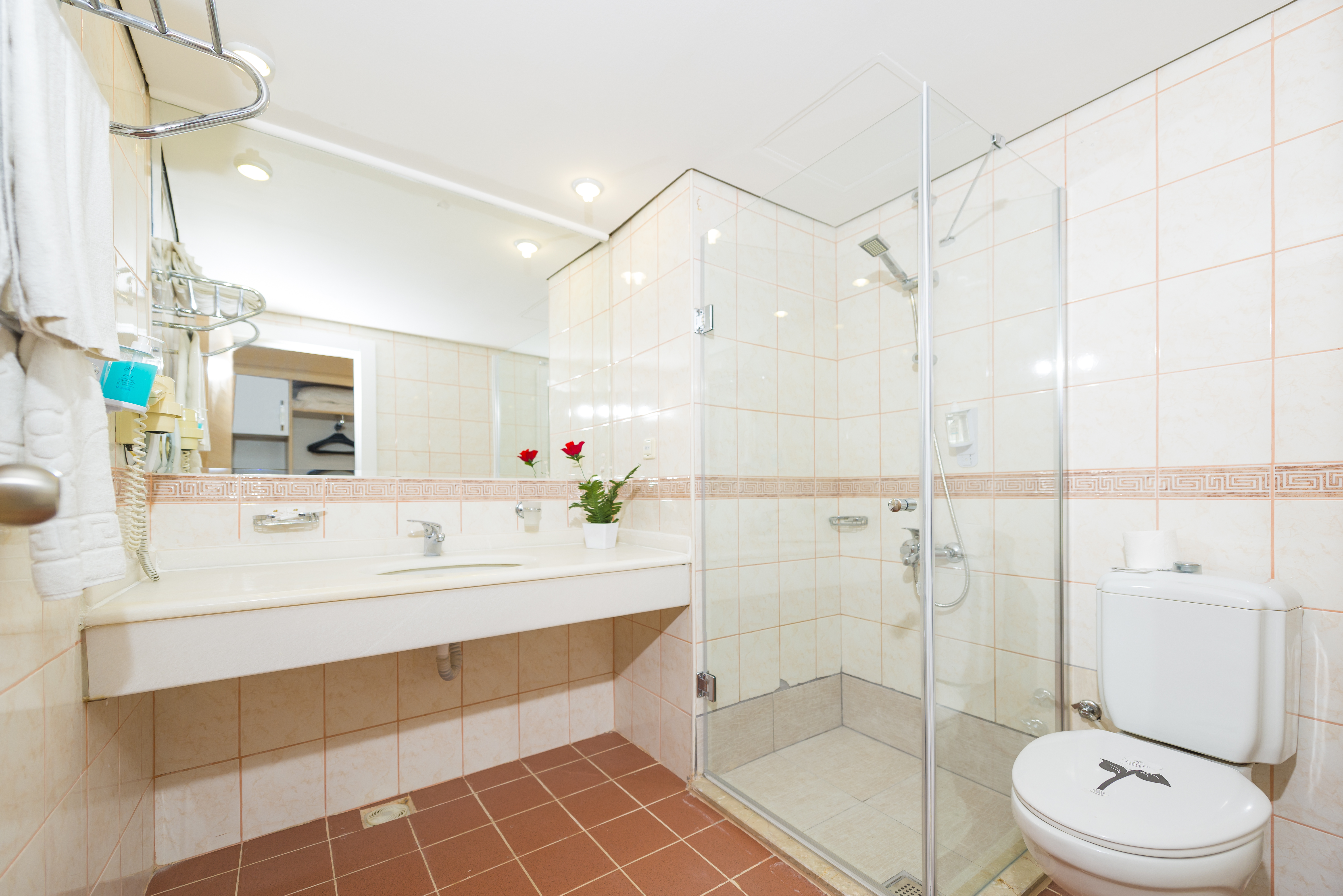 Club Aqua Plaza Hotel 50/50