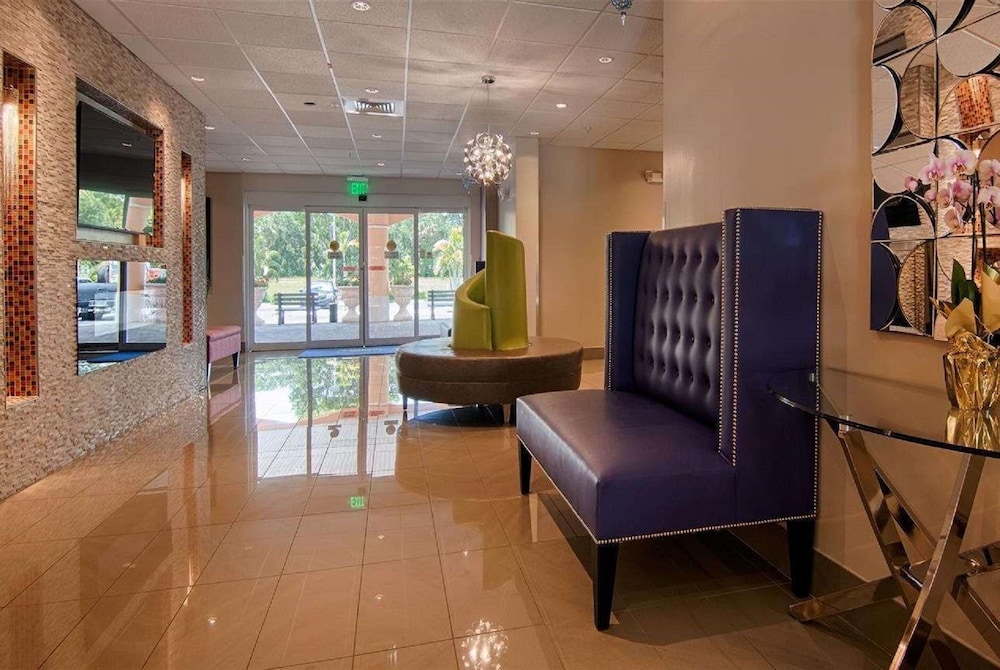 Days Inn & Suites By Wyndham Bonita Springs North Naples 11/28
