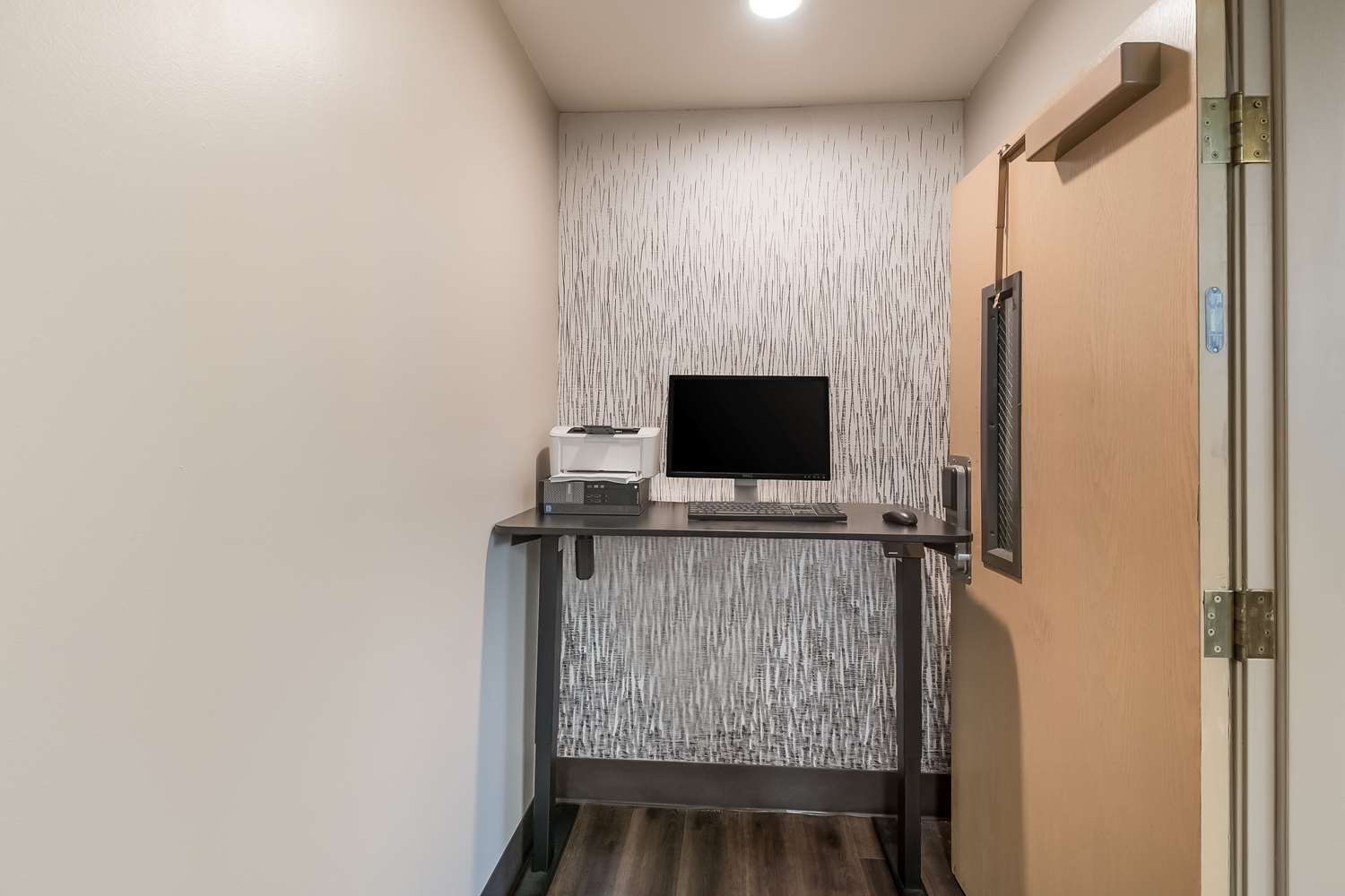 SureStay Plus Hotel by Best Western SeaTac Airport 27/30