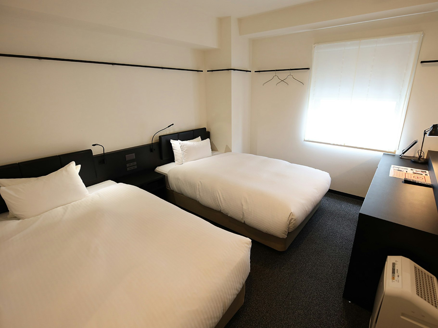 Superior, Twin Beds, Bathtub