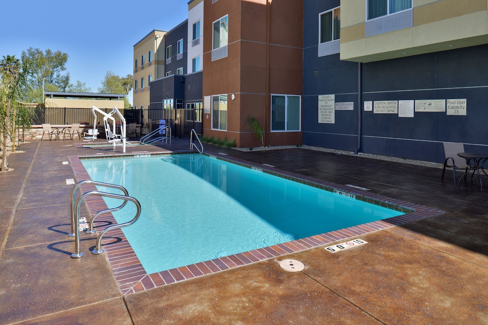 Fairfield Inn And Suites By Marriott Sacramento Airport Woodland 3/44