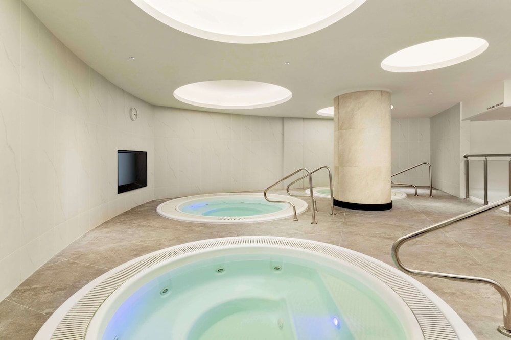 Radisson Collection Hotel Xin Guo Shanghai 20/48