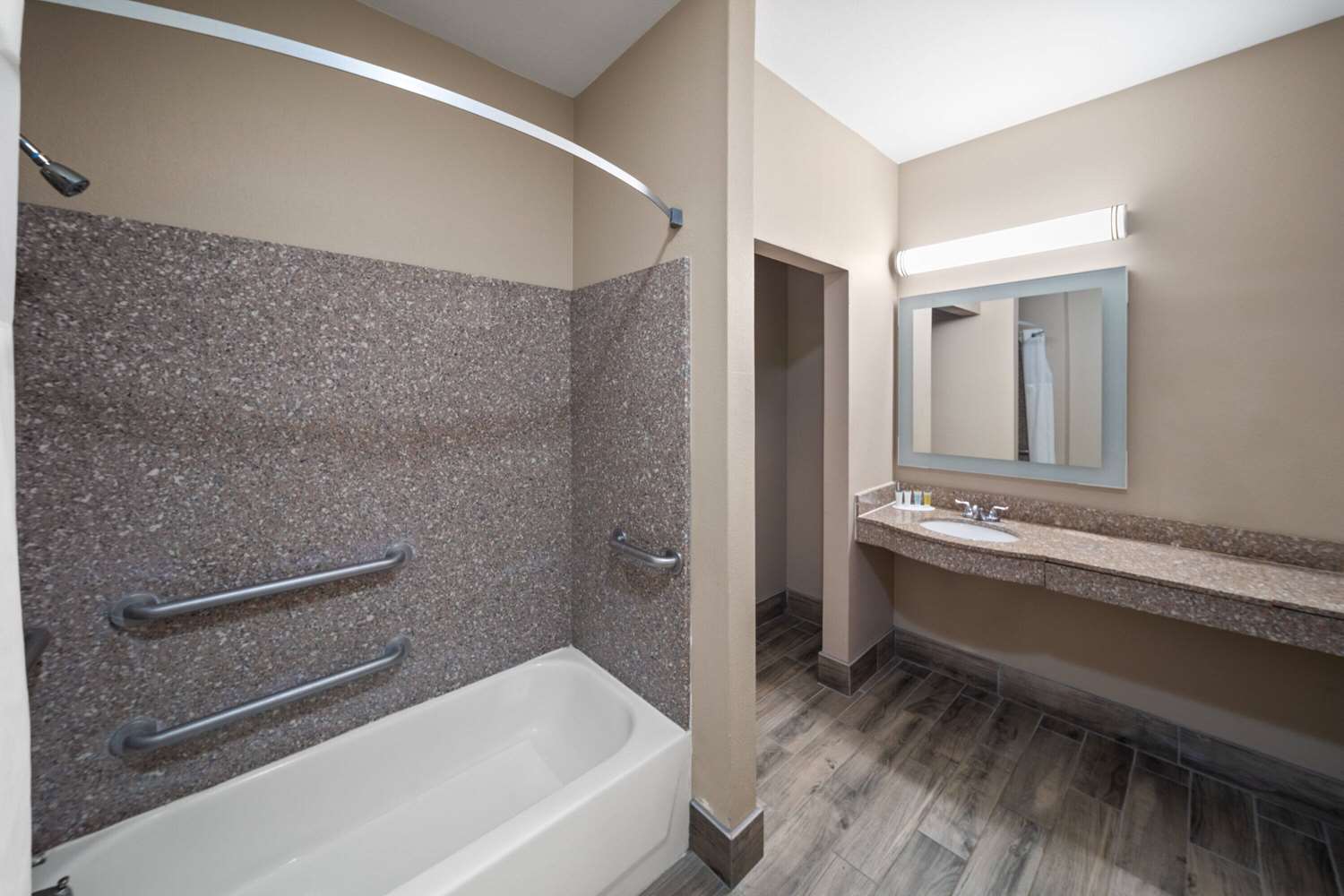 Super 8 by Wyndham Lubbock West 27/28