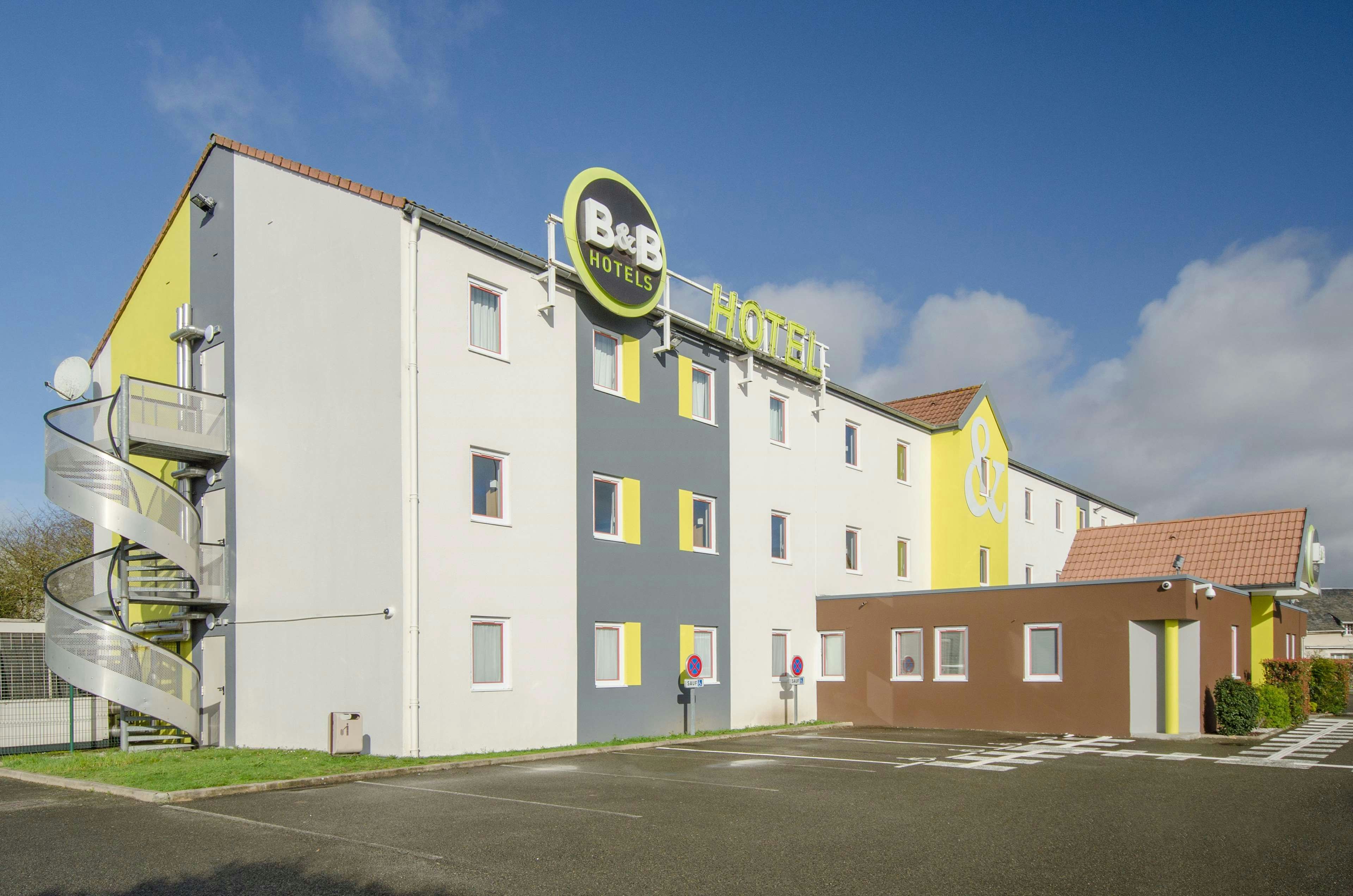 B&B HOTEL Chartres Le Coudray in LE COUDRAY