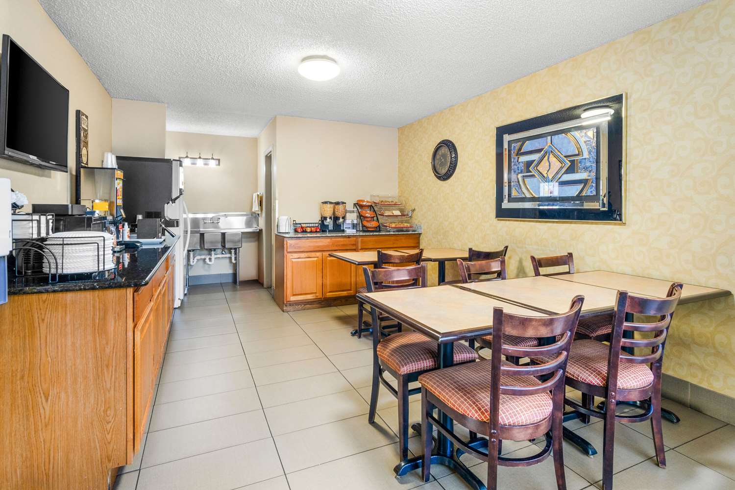 Econo Lodge Lynchburg, VA 28/50