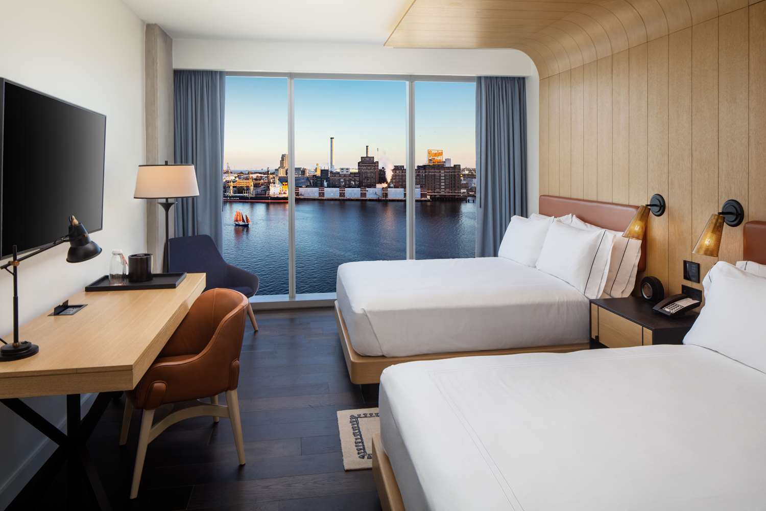 room, 2 queen beds, river view