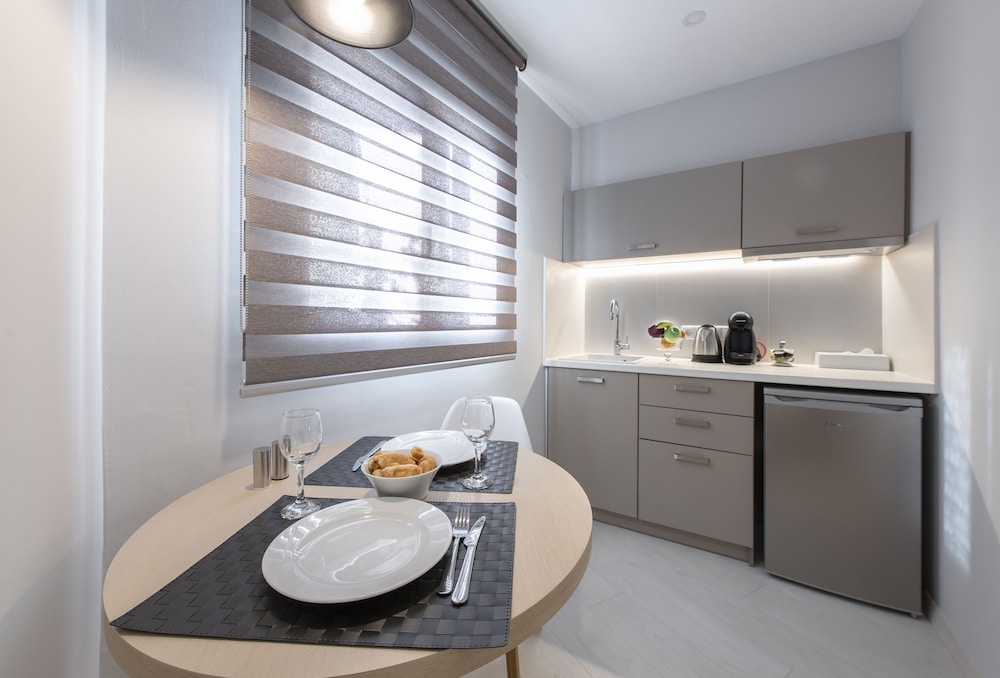 Acropolis Stay 34/50