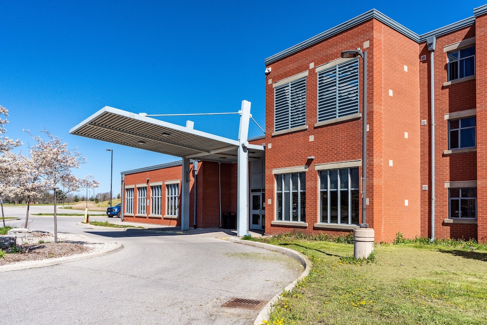 Residence & Conference Centre - Welland 37/50