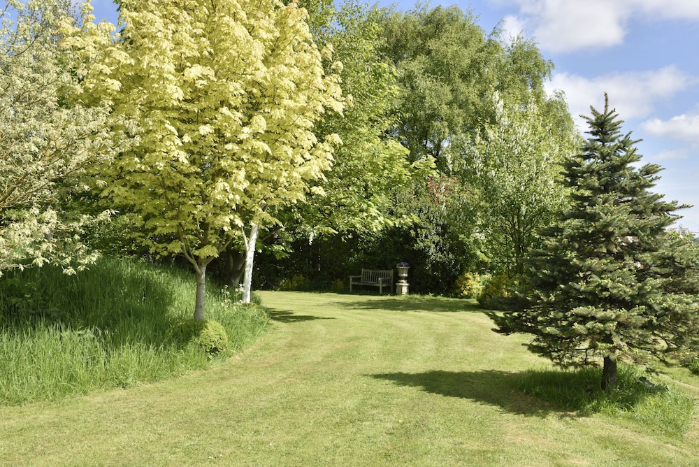 Munden House 34/50