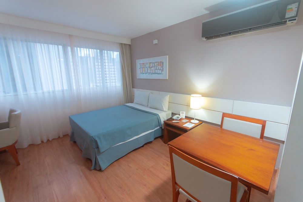 Salvador Business Flat 9/48