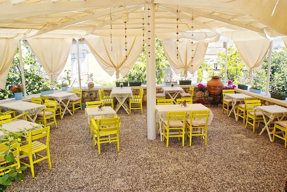Alacati Chigdem Hotel 35/38