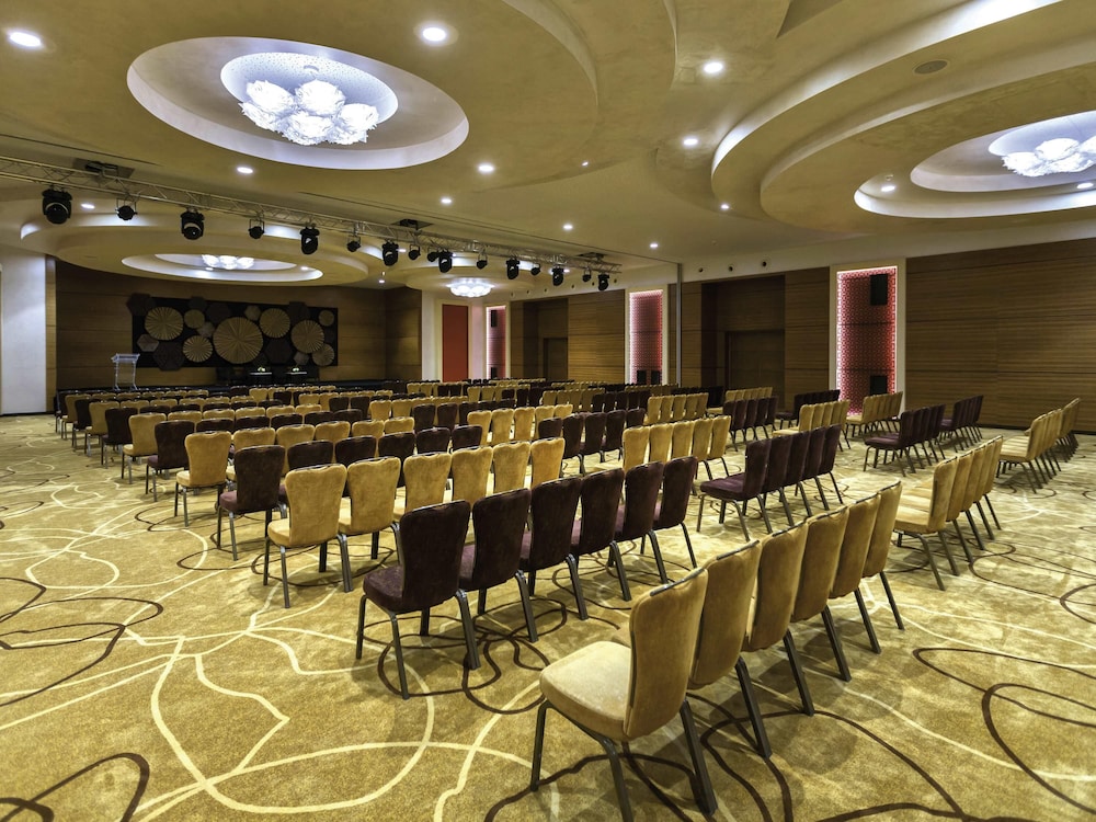 Movenpick Hotel du Lac Tunis 60/72