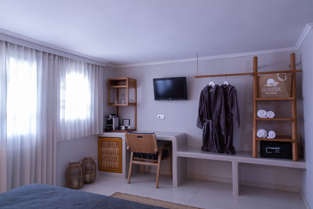 Glykeria Mini Suites 40/59