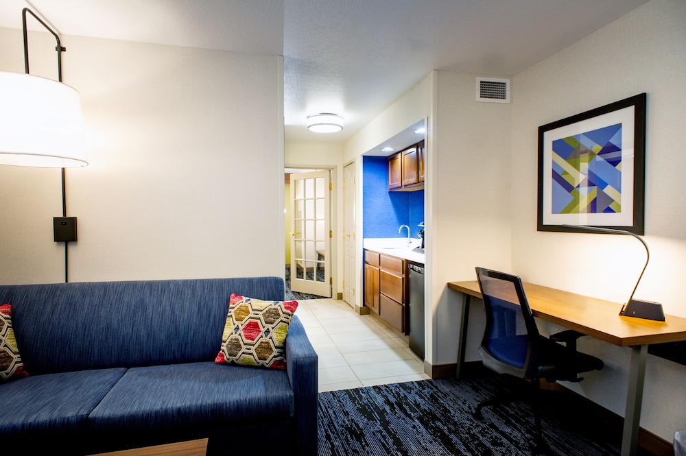 Holiday Inn Express Hotel & Suites Wausau 31/45