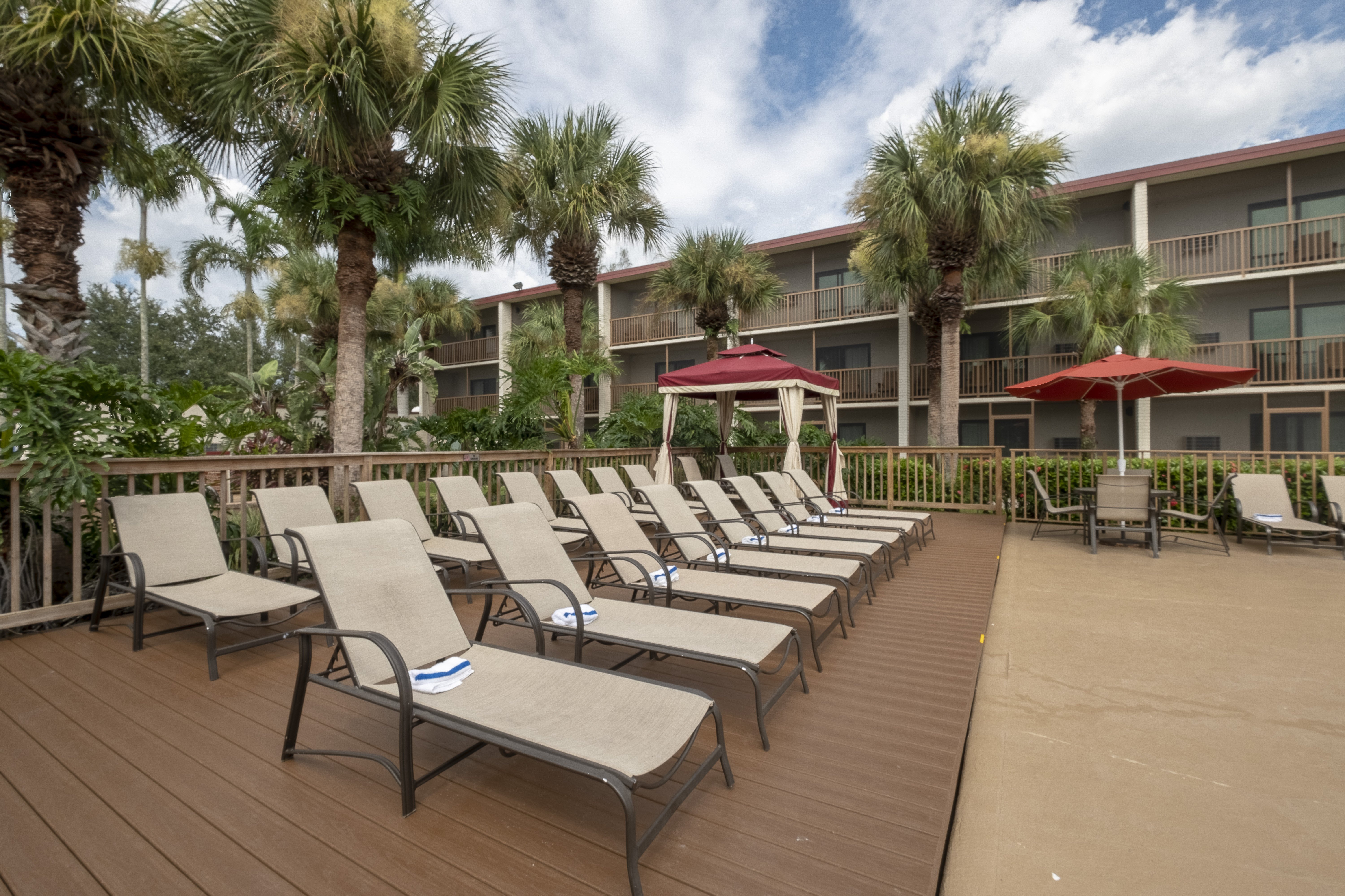 Red Roof PLUS & Suites Naples Downtown-5th Ave S 8/26