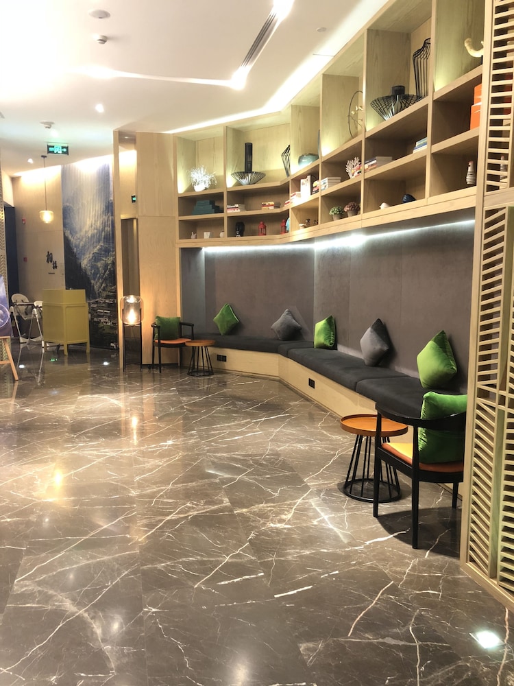 Atour Hotel Lujiazui 4/72