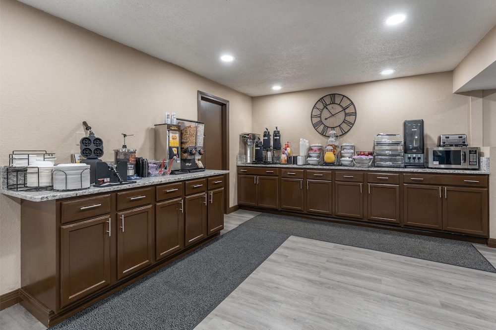 SureStay Hotel by Best Western Summersville 9/50