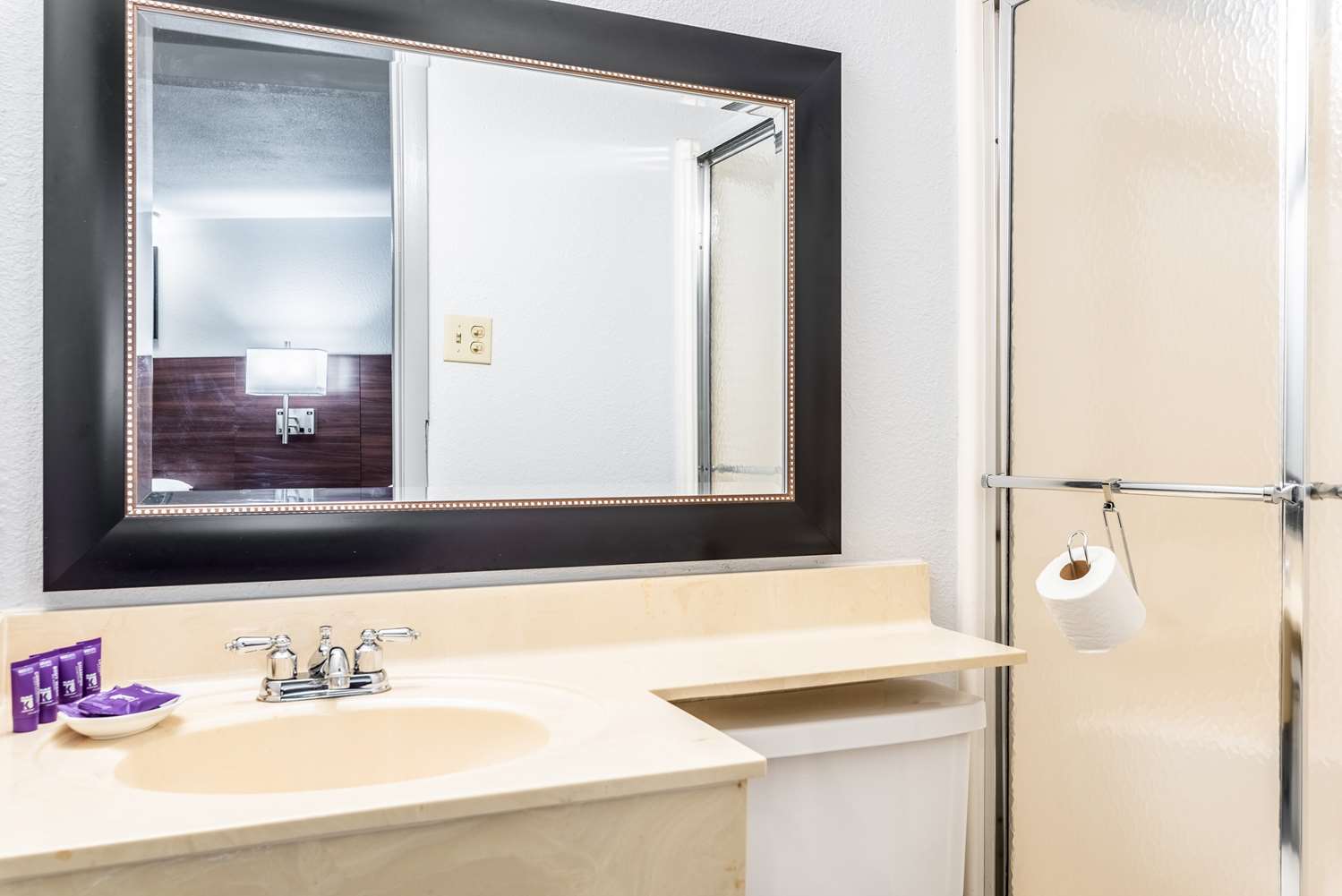 Knights Inn And Suites Searcy thumb 3