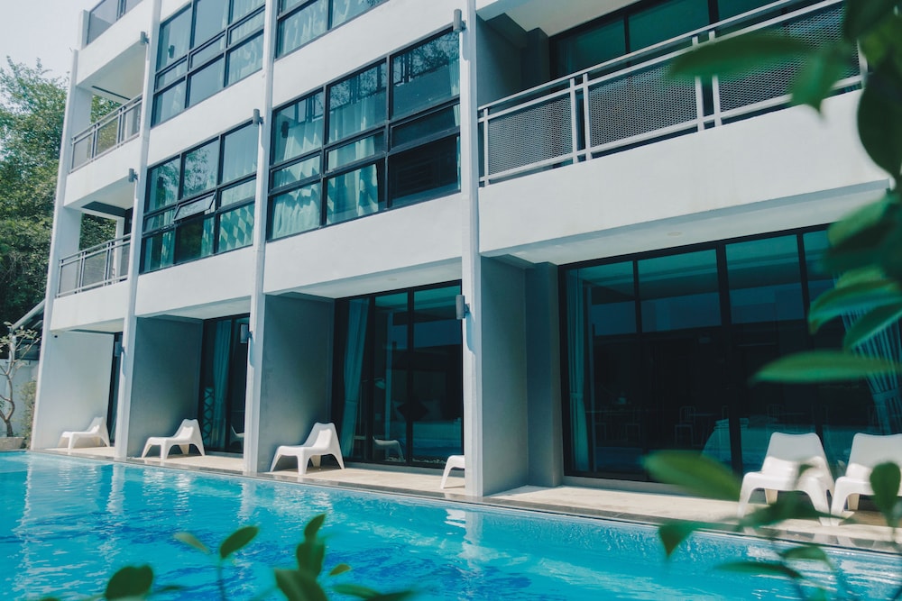 Bluemoon Hotel Cha-Am 4/59